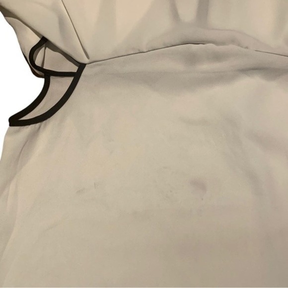 Womens Blouse White Tiered Black Trim Size Medium - Picture 5 of 7